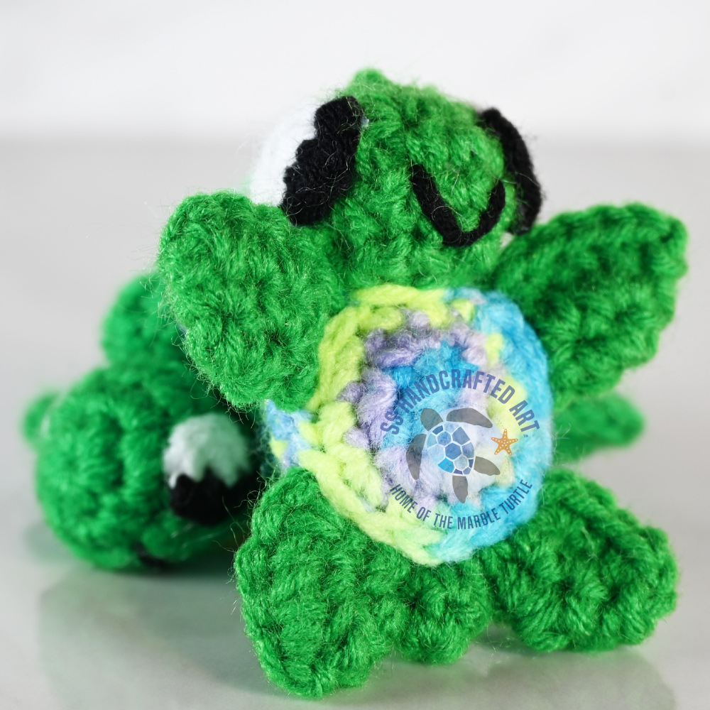ST-3-2024-01 Arnold the Knitted Turtle - Imagen 1